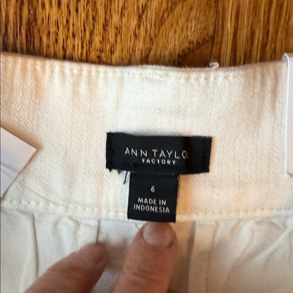 Ann Taylor Cream/White Wide-Leg Pants - Picture 5 of 13